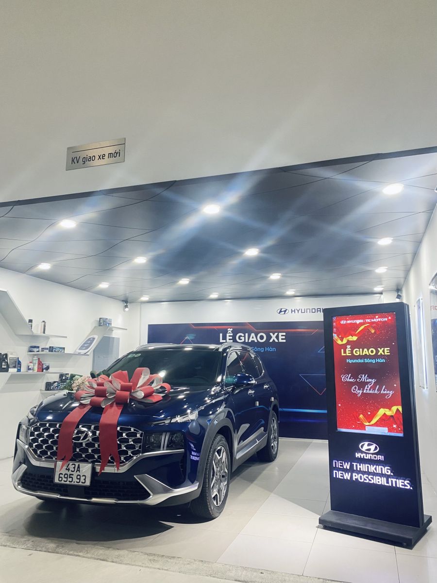 Người đẹp Thanh Trúc tậu Hyundai Santa Fe 2019 hơn 1 tỷ đồng